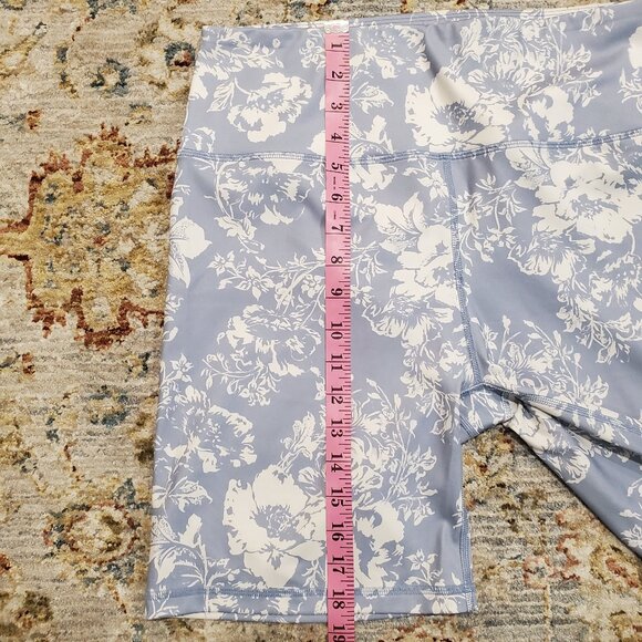 Reformation Ecomove 7 inch Blue Print Shorts, Size XL - Picture 10 of 16